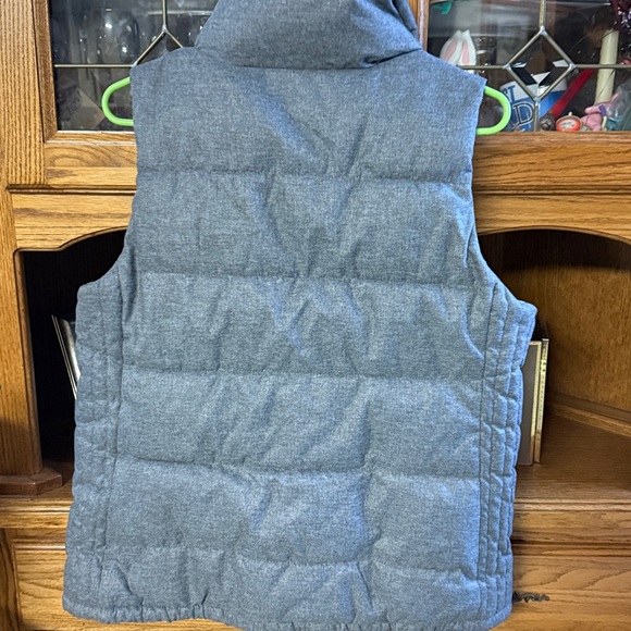 Old Navy size large gray vest excellent used condition like new ladies - Picture 3 of 3